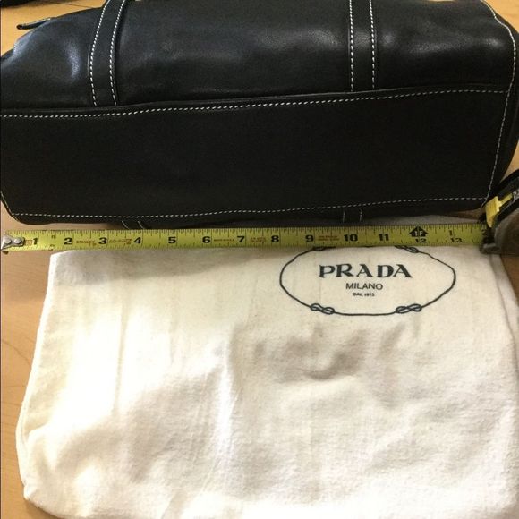 PRADA Black Leather Push-Lock Shoulder Bag BR2613 - Picture 3 of 8